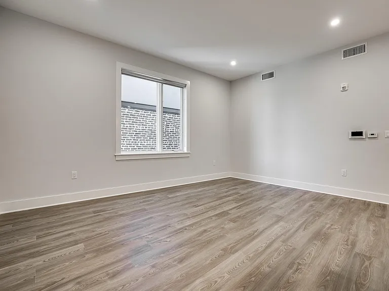 658 Grand St #504 — Photo 8