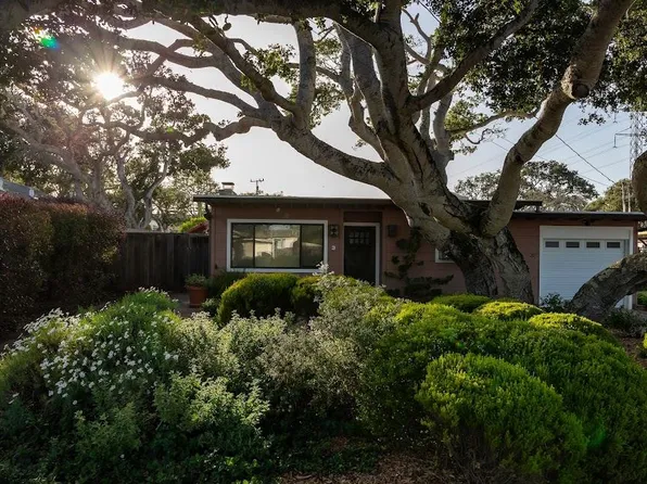 3 Wallace Pl, Del Rey Oaks, CA 93940