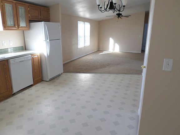 3rd image of 3400 Sagebrush Blvd