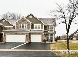 738 Kingsbridge Dr, Carol Stream, IL 60188