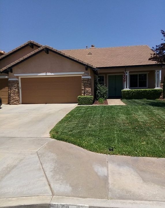 1st image of 174 Goldenrod Ave