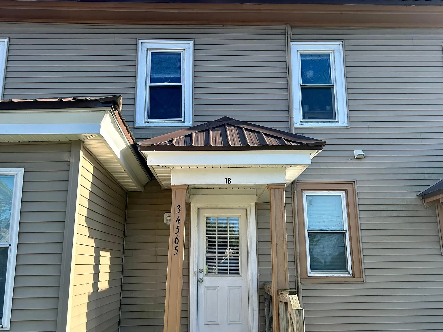 3 bed, 1179 sqft, $1,900 — Photo 2