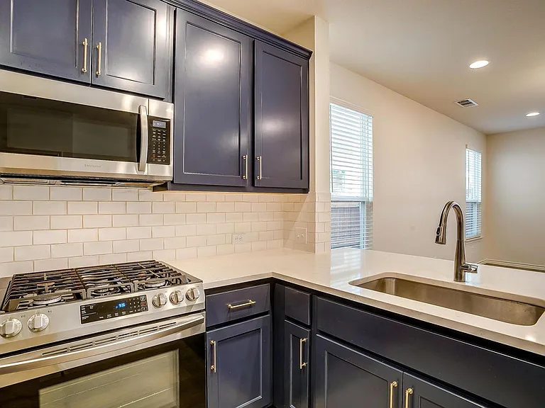 211 Athenia Dr — Photo 28