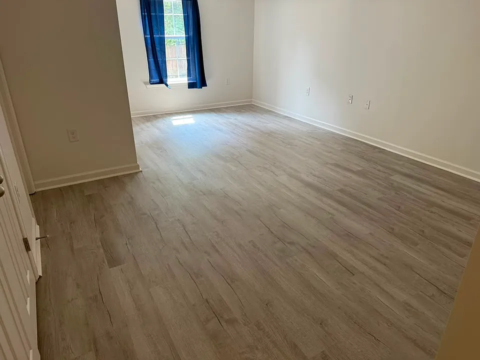 65 Venetian Ct