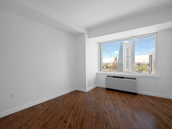 3rd image of 7 Dekalb Ave #9E