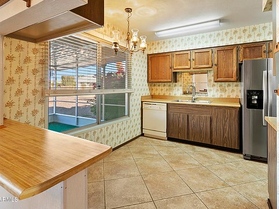5th image of 18806 N ZINNIA Court