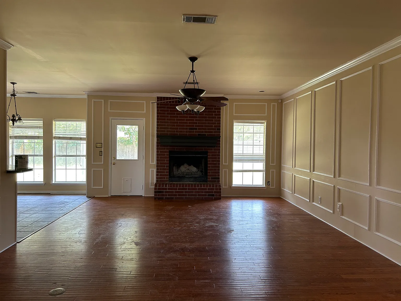 4 bed, 3.5 bath, 3073 sqft, $3,265 — Photo 4