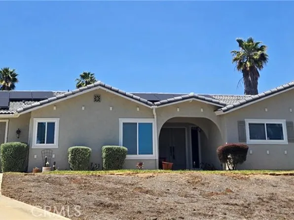 2059 Summit Dr, Escondido, CA 92025