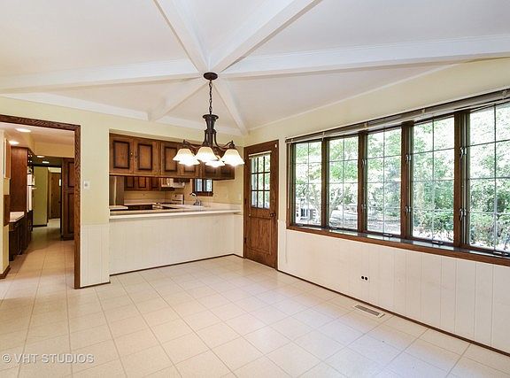 4th image of 2711 Park Dr