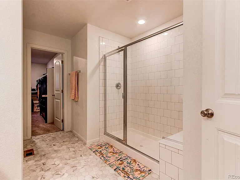 564 Felicity Loop — Photo 31