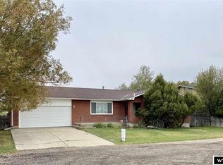 464 Cottonwood St, Medicine Bow, WY 82329