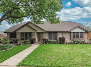 1565 Century Oaks Dr, Lewisville, TX 75077