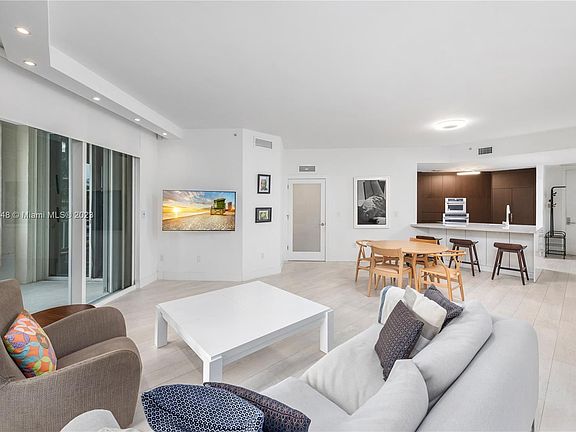 3rd image of 715 Crandon Blvd APT 305