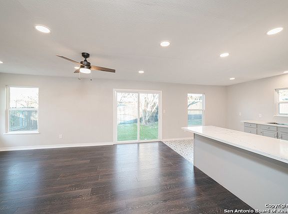 5th image of 301 Senova Dr