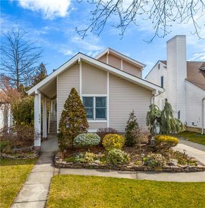 123 End Pl, Staten Island, NY, 10312
