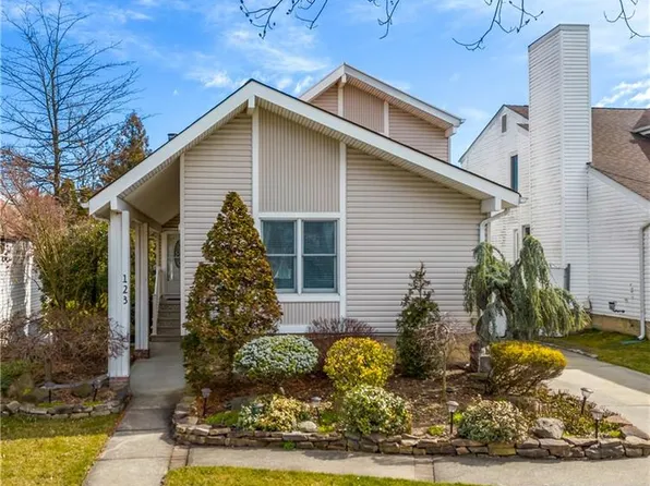 123 End Pl, Staten Island, NY 10312