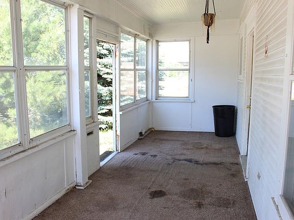 3rd image of 1105 Gilbert St