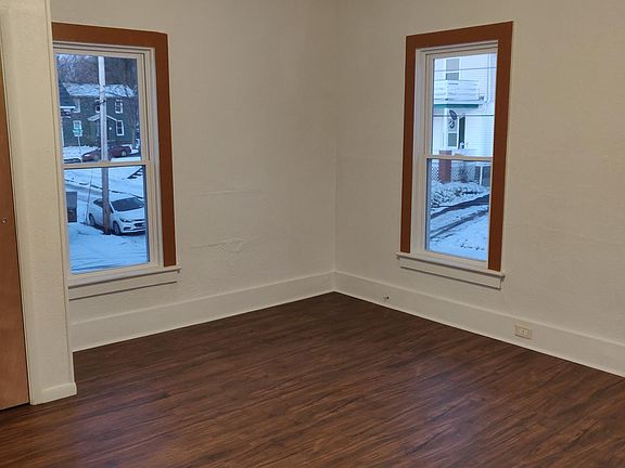 3rd image of 115 Wescott St