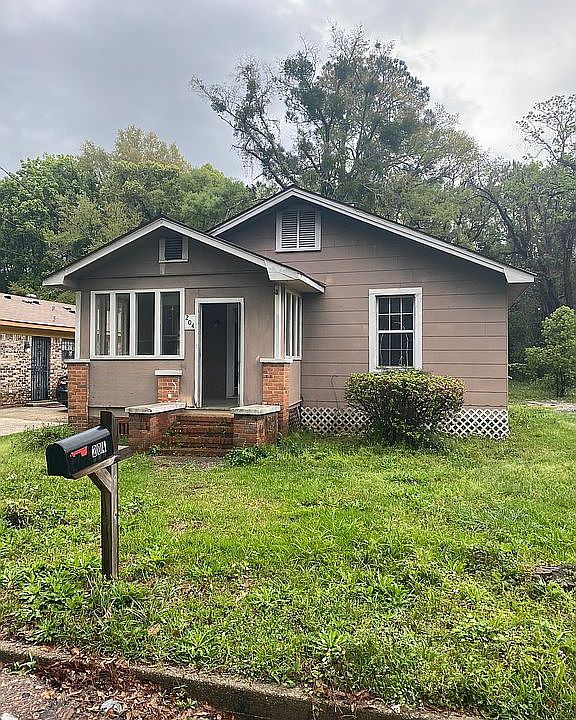 1st image of 204 Durant St