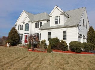 31 Amy Ln, North Attleboro, MA 02760
