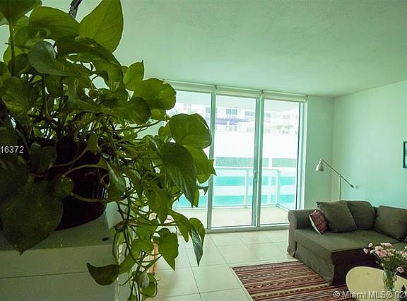 5th image of 186 SE 12th Ter APT 1006