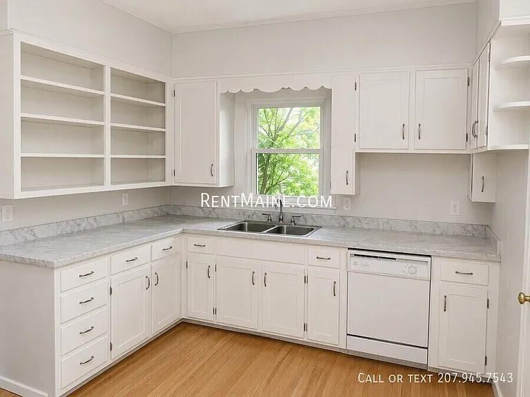 8 Linden St — Photo 2