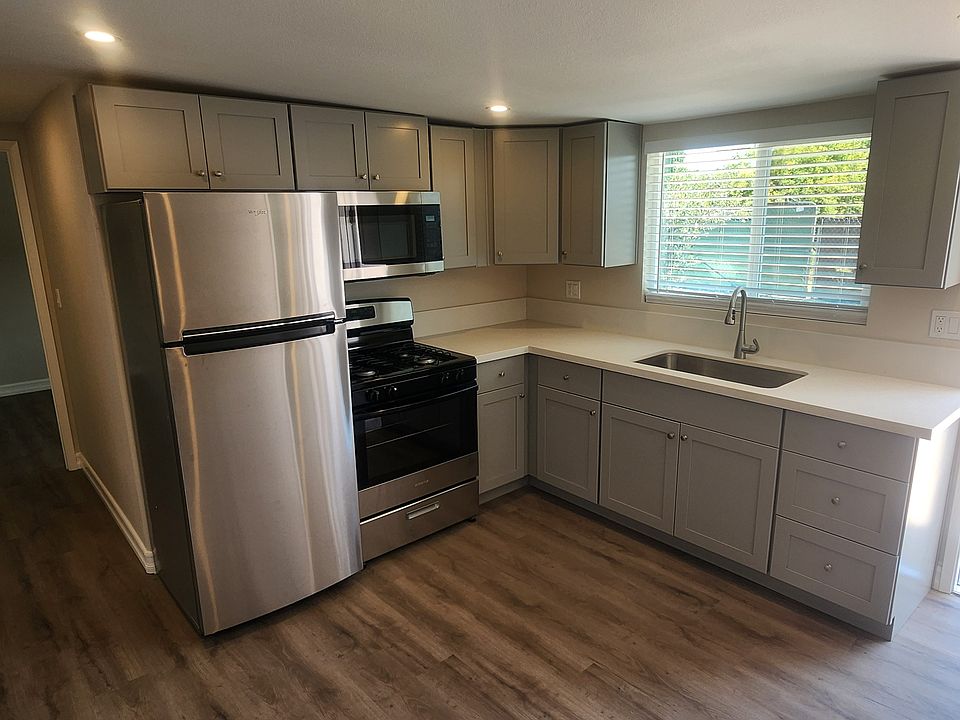 1st image of 3812 Linda Vista Dr