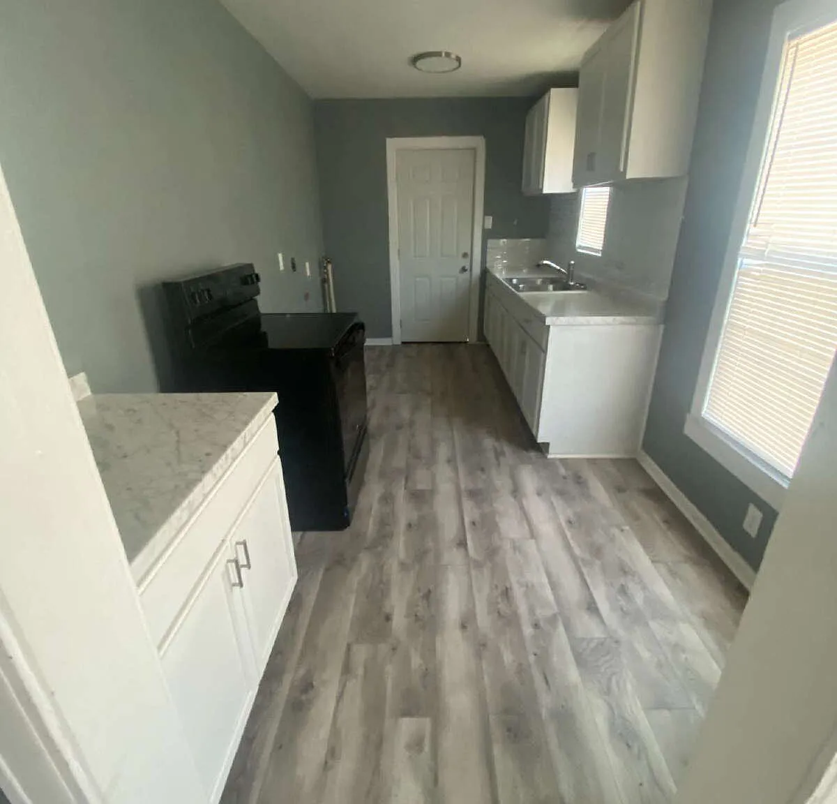 2 bed, 1.0 bath, $775 — Photo 4