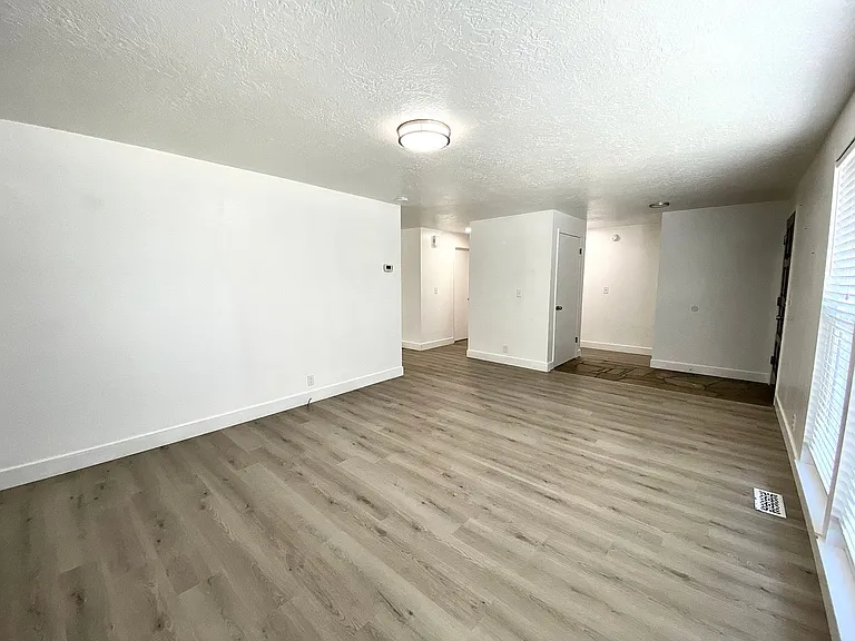 3911 S Minuteman Way — Photo 5