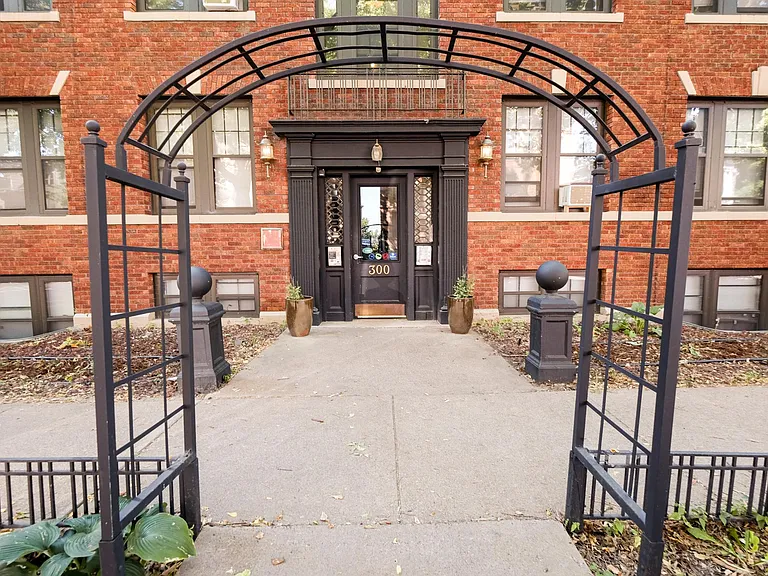 Dayton Apartments — Photo 29