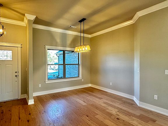 4th image of 62 Cannich Dr