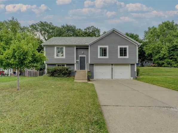 4945 N Euclid Ave, Kansas City, MO 64118