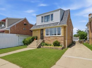 6122 W Leland Ave, Chicago, IL 60630