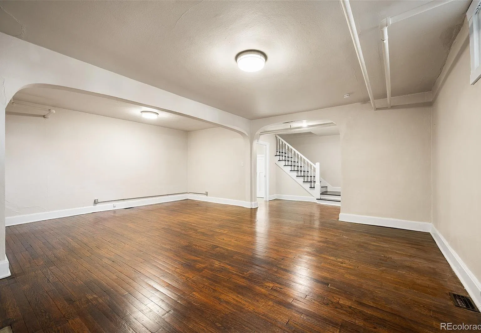 3 bed, 3.0 bath, 2792 sqft, $3,700 — Photo 3