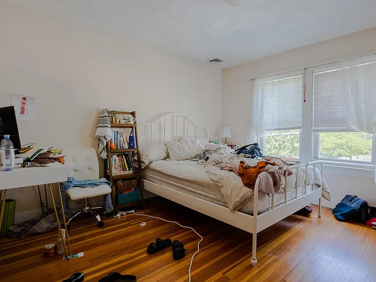 130 Capen St #130 — Photo 4