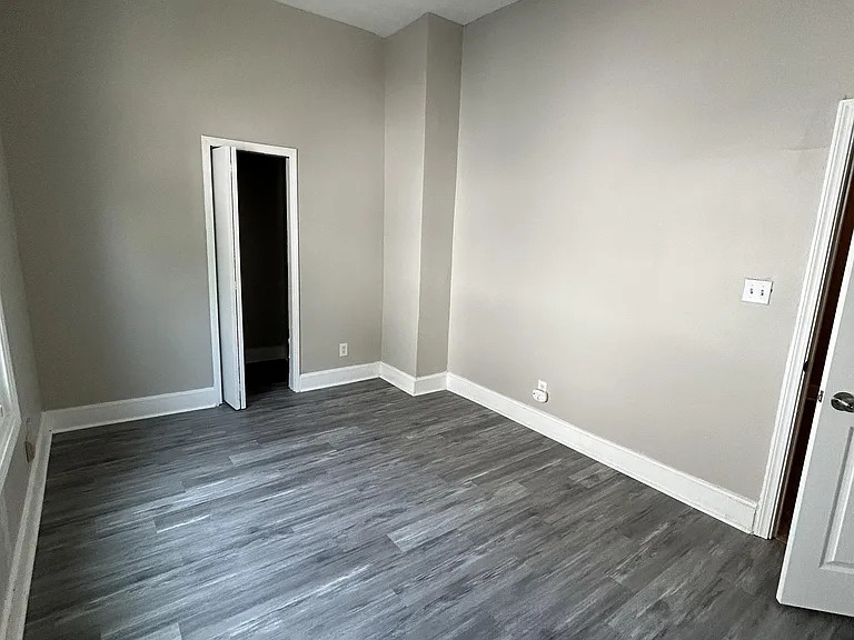 3204 West 73rd Street - Downstairs — Photo 22