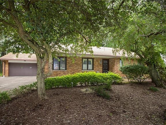 4th image of 21455 Riviera Dr