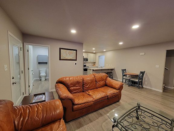 5th image of 4521 Bobolink Ln #301A