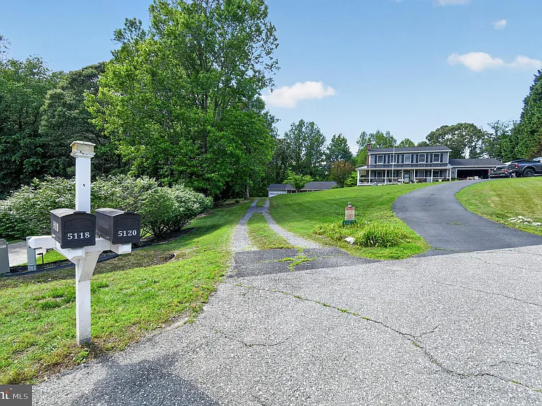 5118 Coach Ct — Photo 33
