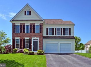7216 Royal Oak Dr, Harrisburg, PA 17112