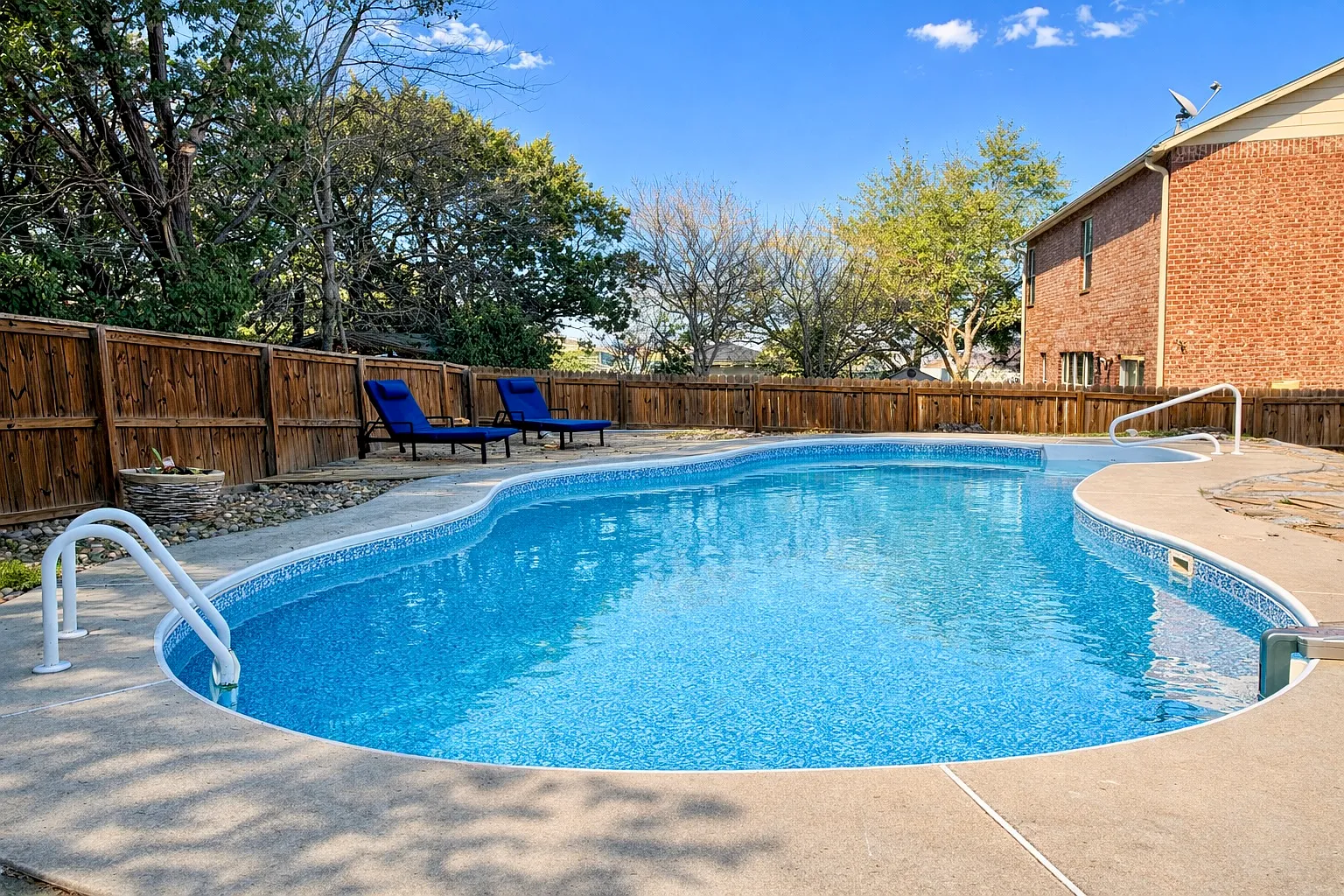 3 bed, 2.5 bath, 2573 sqft, $6,900 — Photo 1