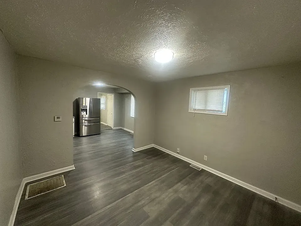642 Congress Ave #642