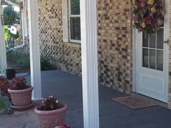 3rd image of 1729 Elliot Dr