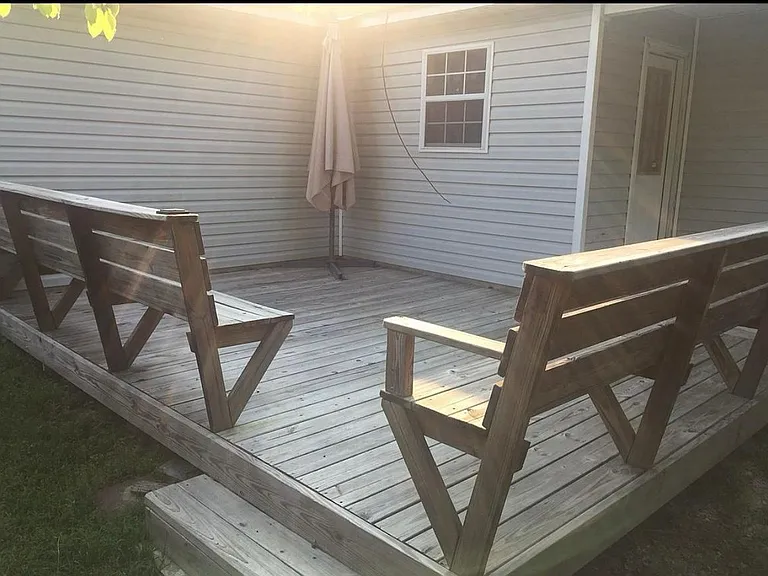 1739 Largo Cir — Photo 2