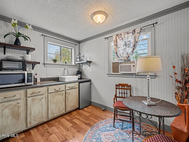 411 George St #3 — Photo 7