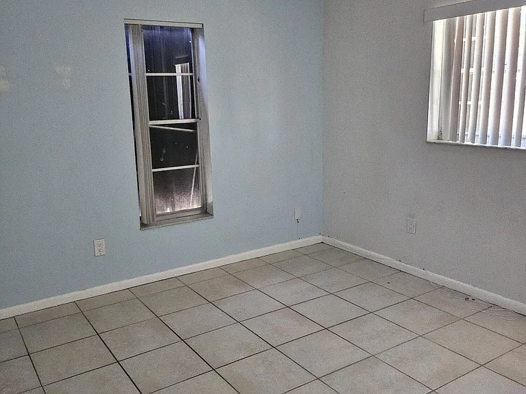1002 McIntosh St — Photo 8