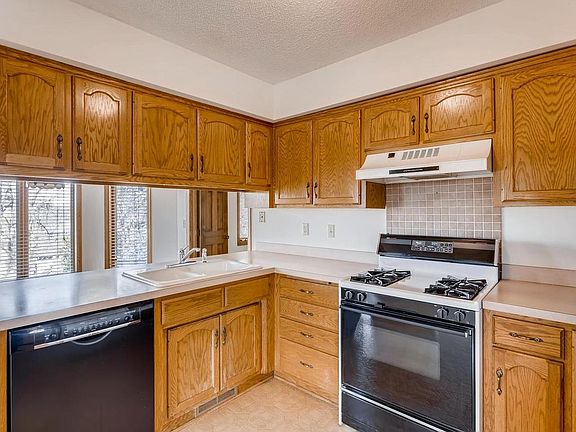 5th image of 2317 Snowshoe Ln E