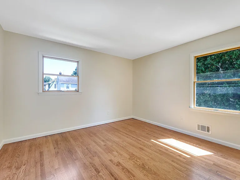 192 Maywood Ave — Photo 31