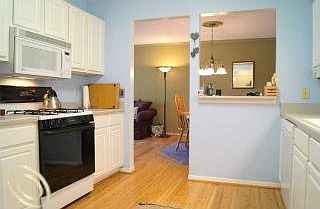 4th image of 203 Barrington Cir #1