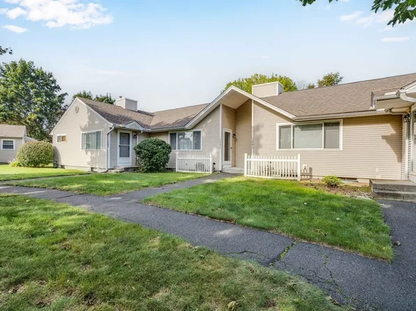 1091 James St, Chicopee, MA 01022